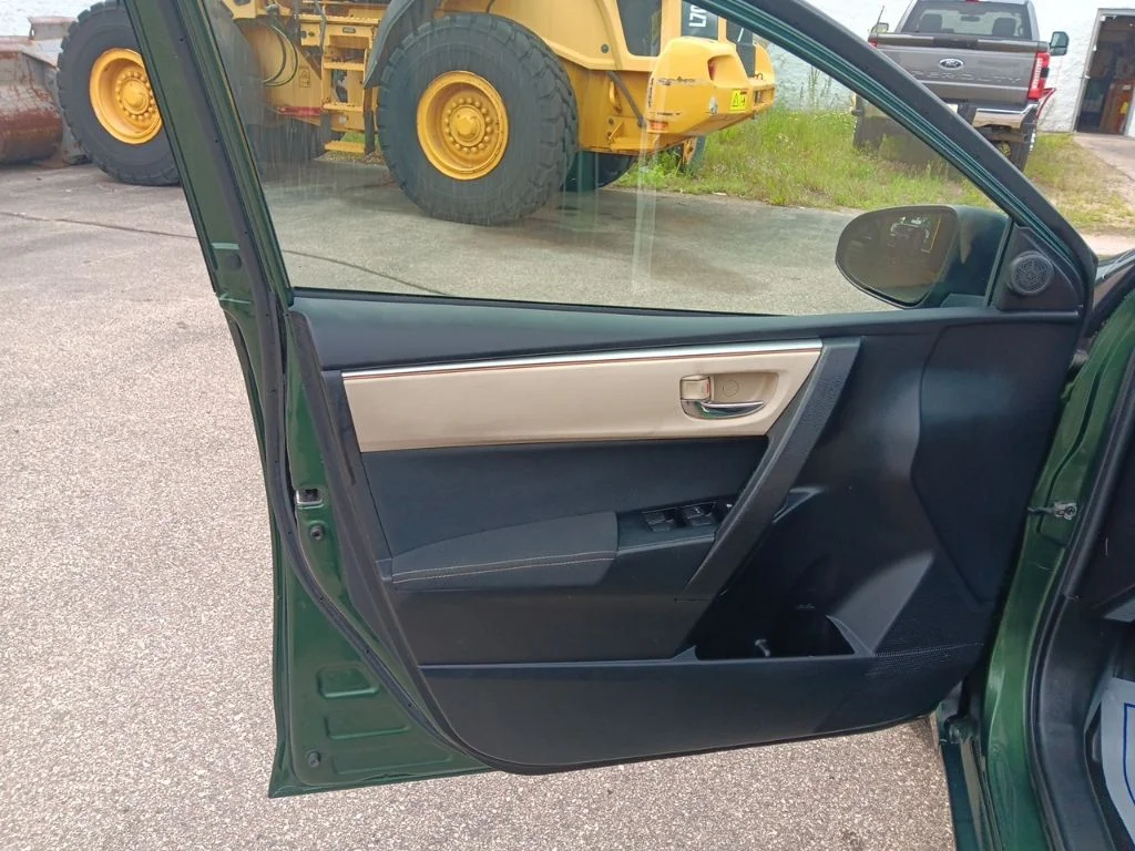Used 2014 4Evergreen Mica Toyota LE image 14