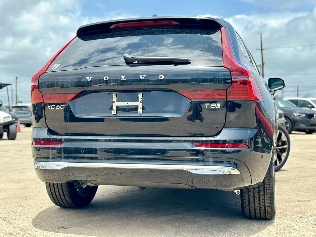 New 2026 Black Volvo T8 Ultra image 3