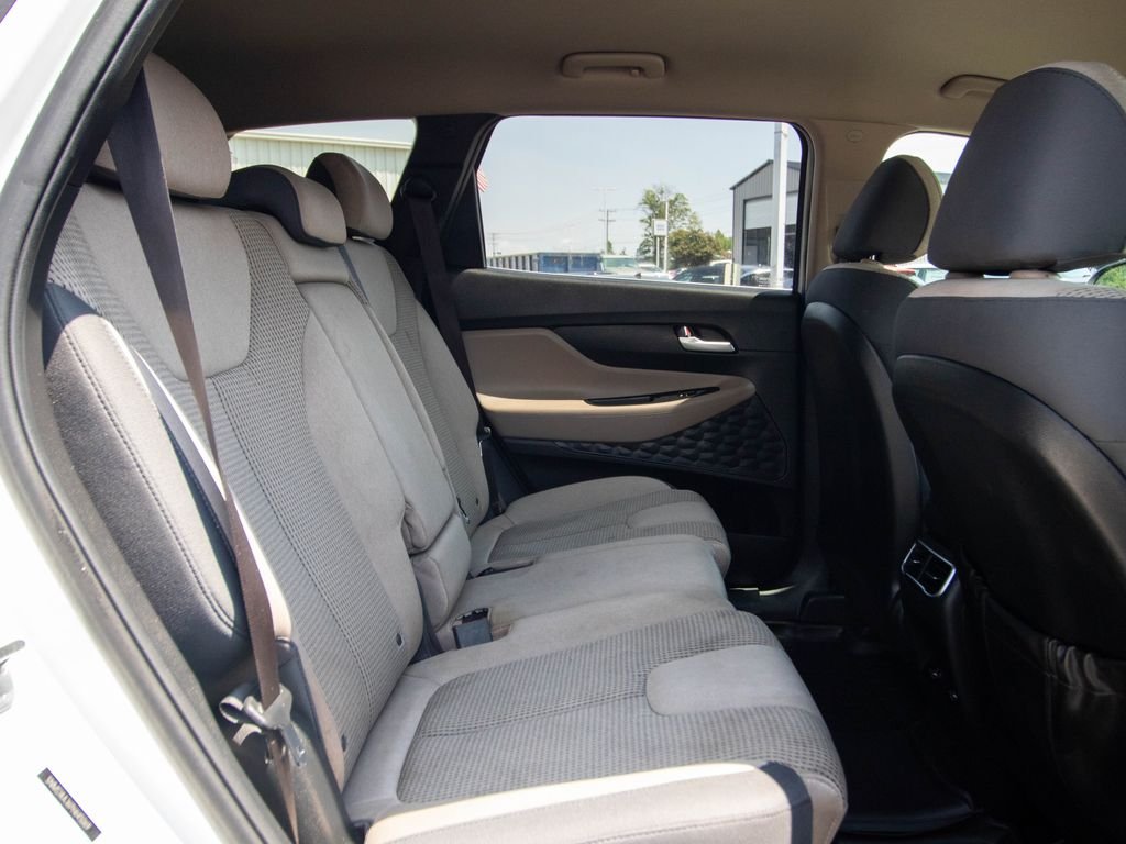 Used 2023 White Hyundai SE image 16