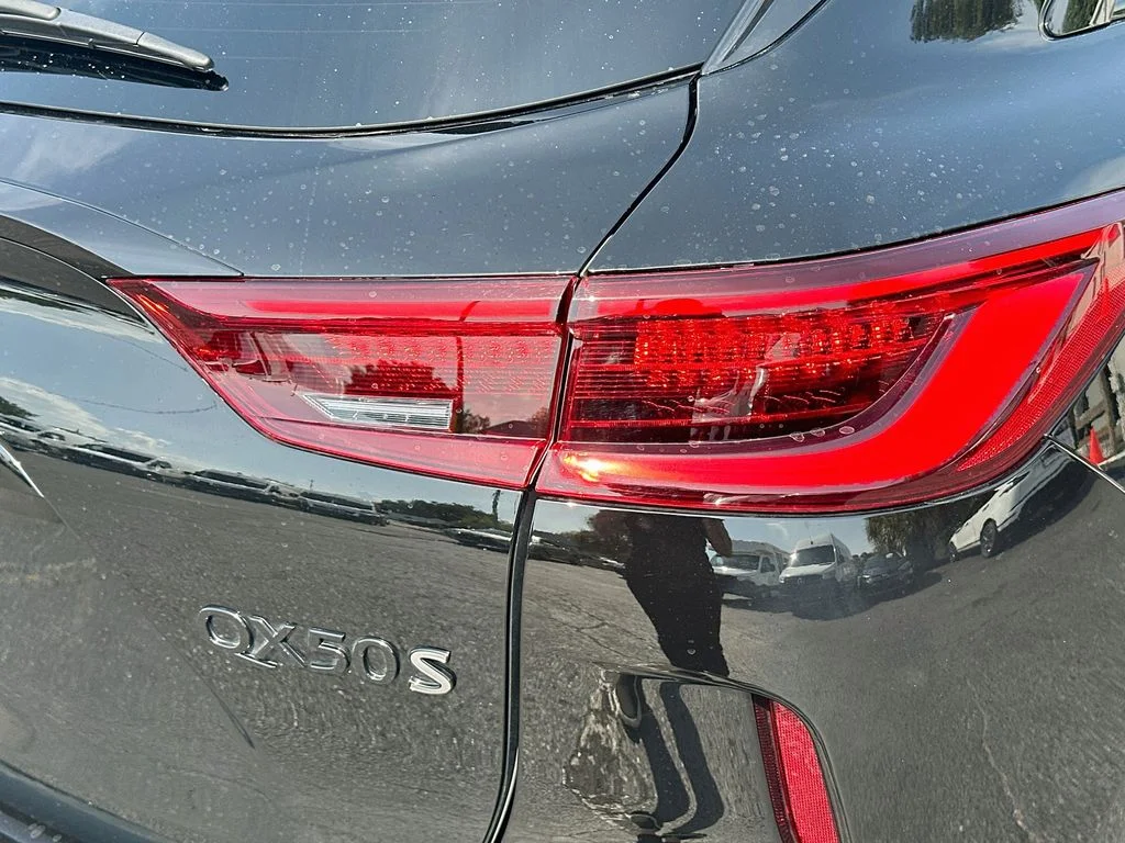 Certified Used 2025 Black Obsidian INFINITI SPORT image 33
