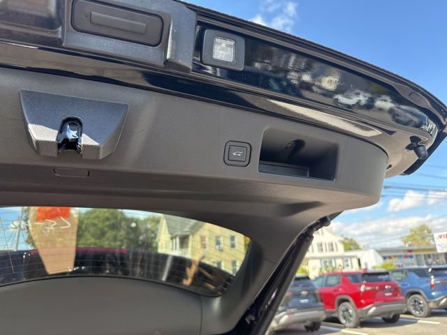 2025 Chevrolet Equinox EV LT - Photo 10