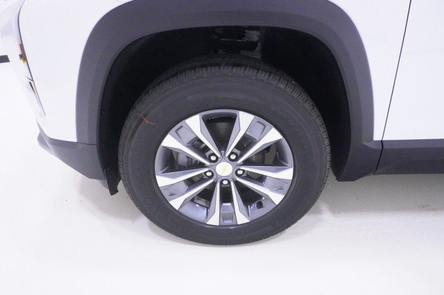 2027 Chevrolet Equinox LT - Photo 11