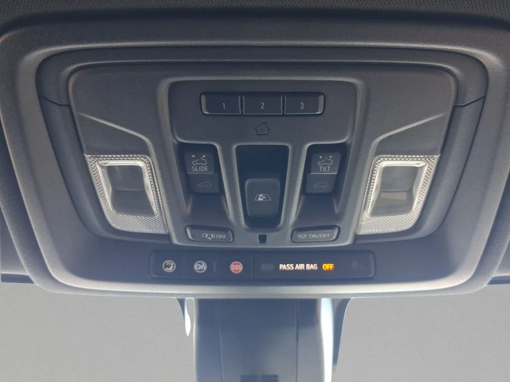 Used 2021 Summit White GMC AT4 image 19