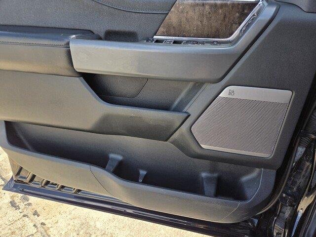 Used 2021 Agate Black Metallic Ford LARIAT image 25