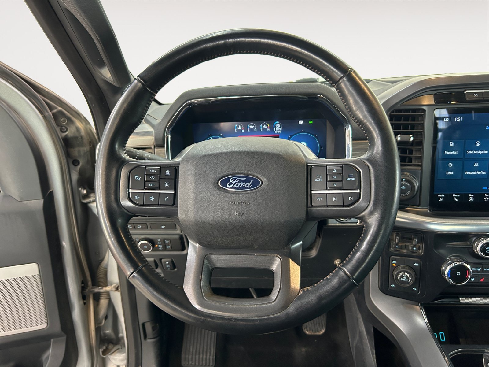 Used 2024 Silver Metallic Ford LARIAT image 12