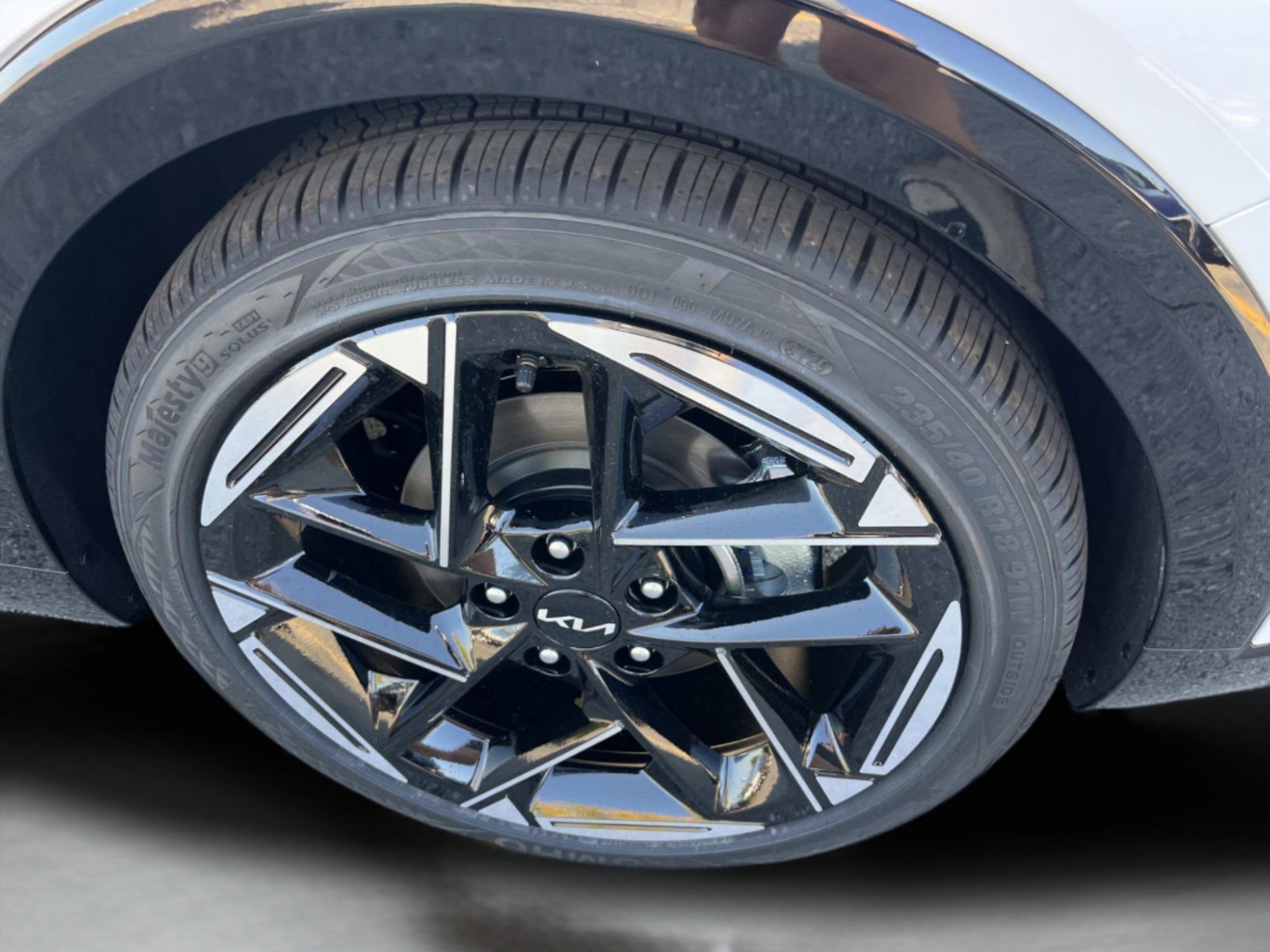 New 2026 Snow White Pearl Kia GT-Line image 31
