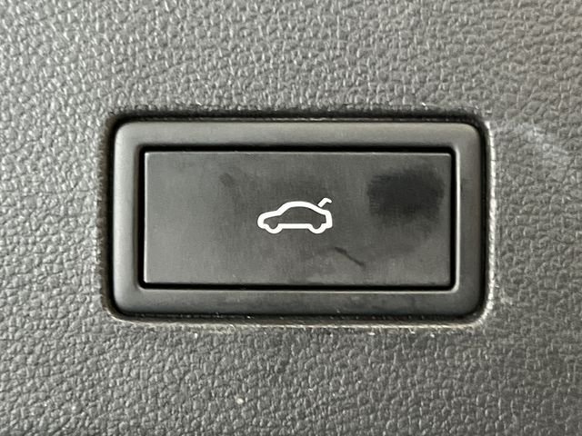 Certified Used 2023 Blue Volkswagen 2.0T SE w/Technology image 6