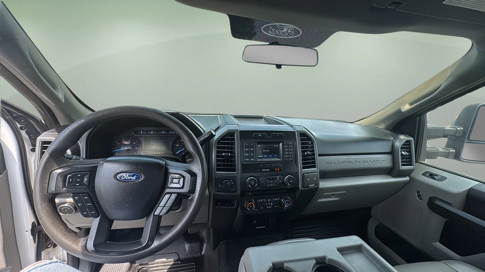 Used 2018 White Ford XL image 10