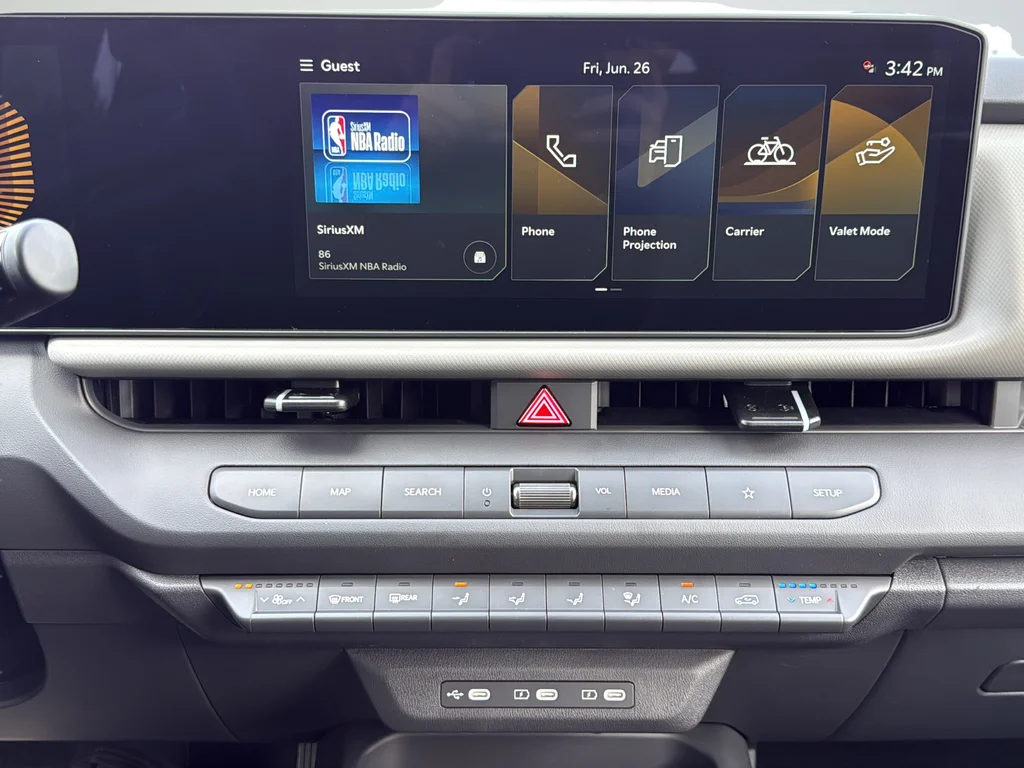 New 2027 Ivory Silver Kia LX image 18