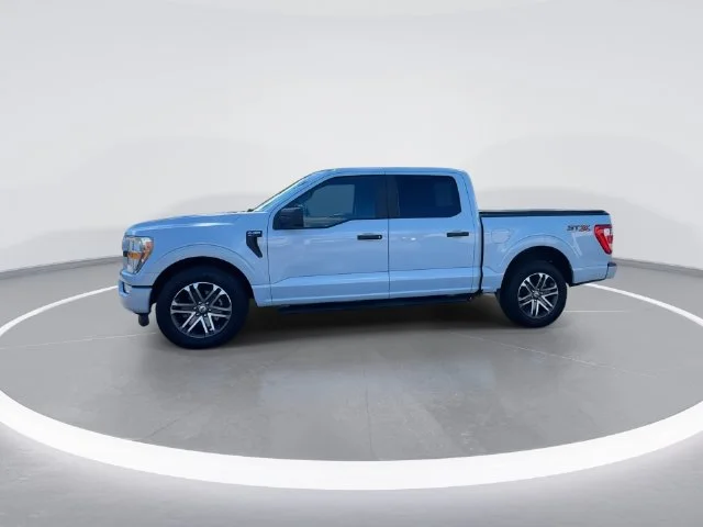 Used 2021 White Ford XL image 4