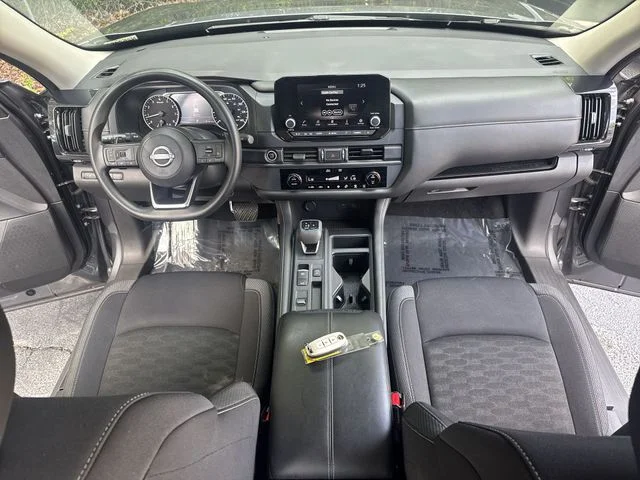 Used 2024 Gray Nissan S image 9