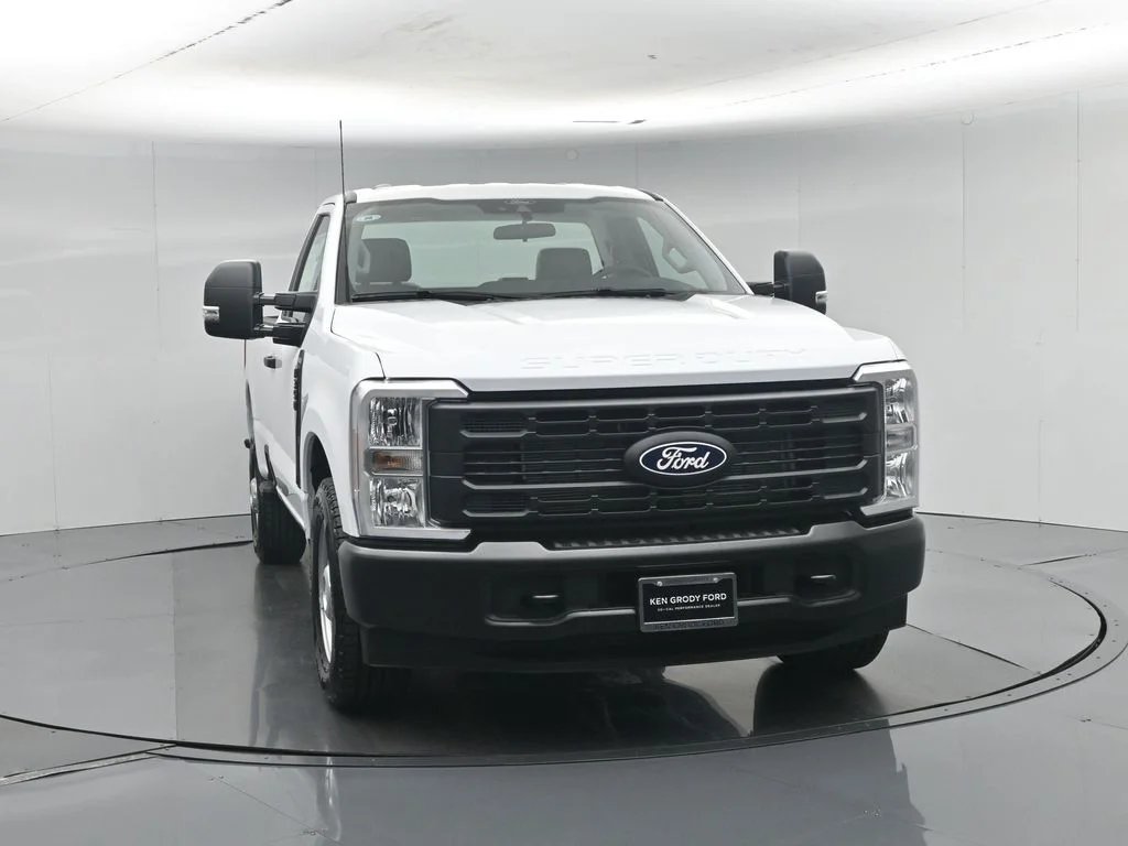 New 2027 Oxford White Ford XLT image 49