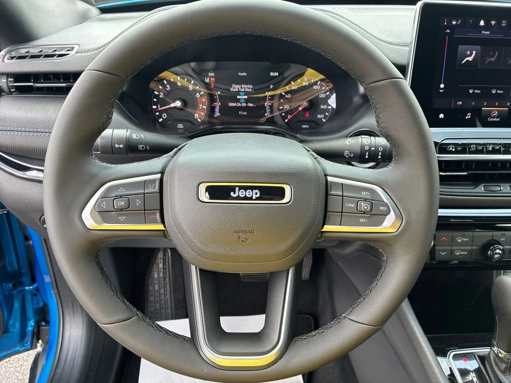 New 2026 Hydro Blue Pearlcoat Jeep Latitude image 19