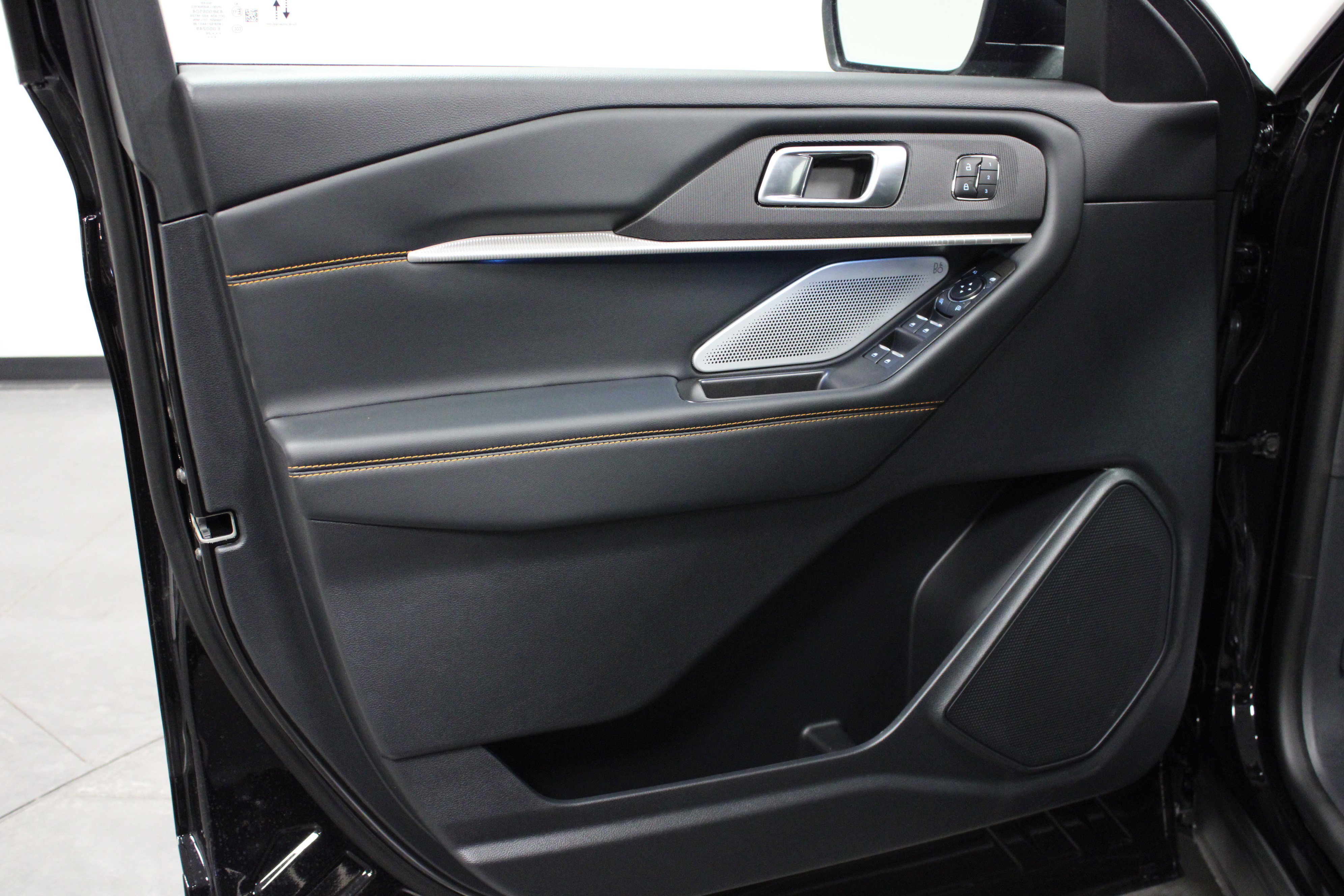 New 2026 Agate Black Metallic Ford Tremor image 11