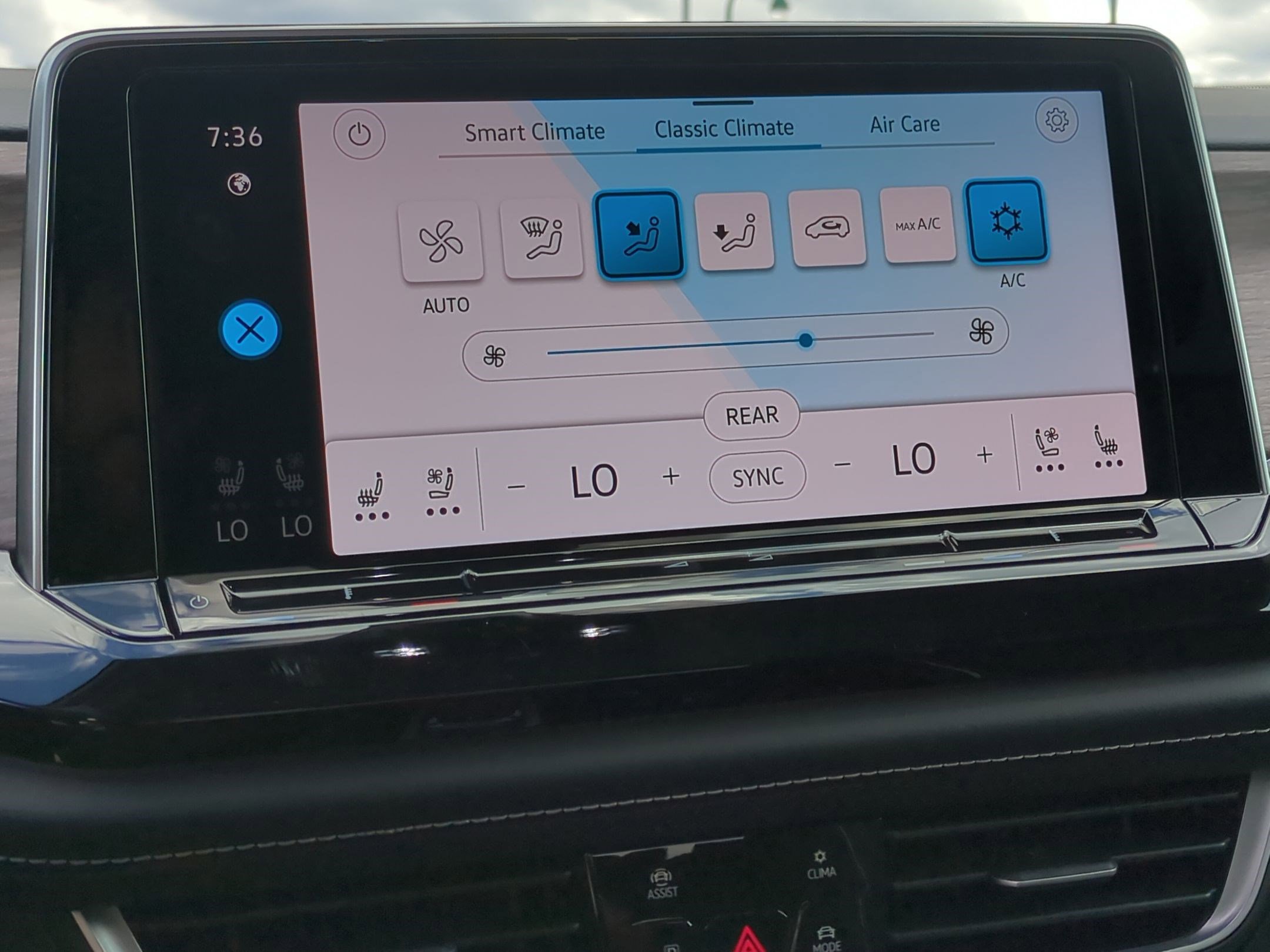 2026 Volkswagen Atlas SEL Premium R-Line - Photo 10