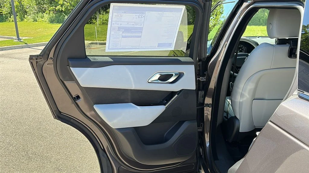 New 2026 Charente Grey LAND ROVER S image 19