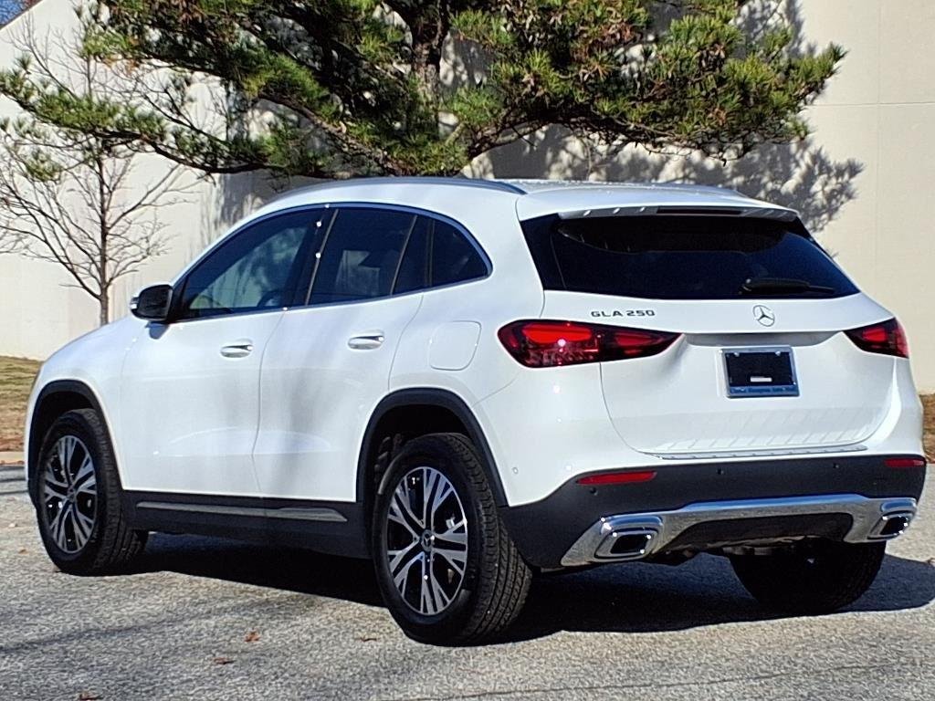 Used 2025 Polar White Mercedes-Benz GLA 250 image 13