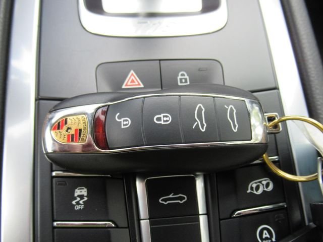 Used 2019 Blue Porsche Base image 32