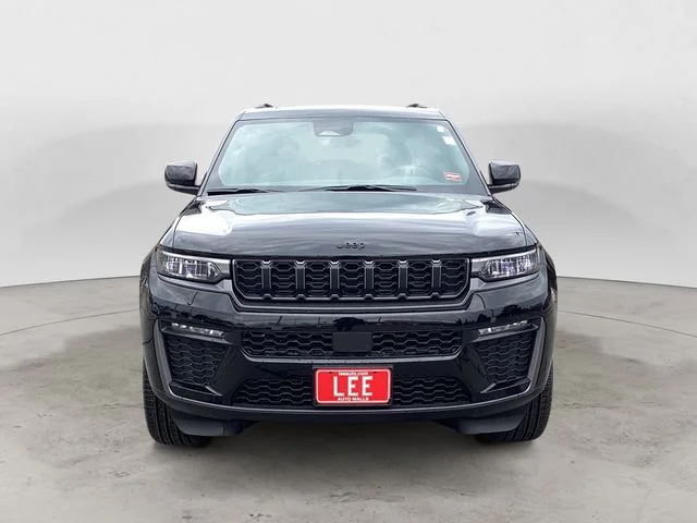 New 2026 Diamond Black Crystal Pearlcoat Jeep LIMITED 4X4 image 9