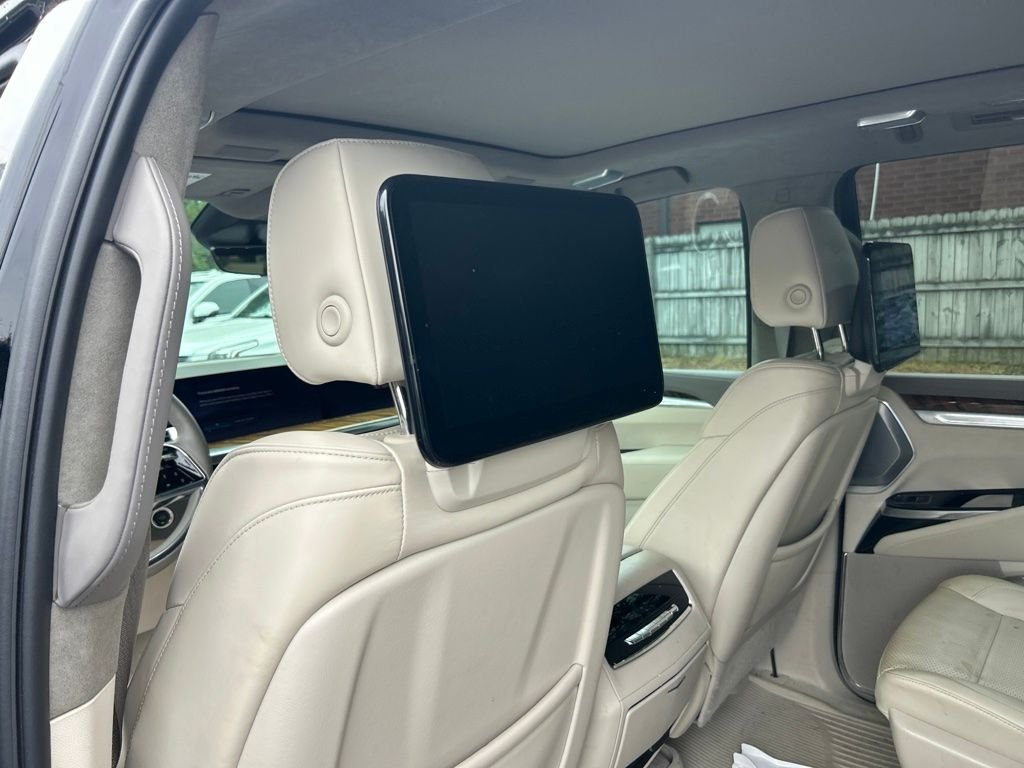Used 2025 Black Cadillac Sport Platinum image 19