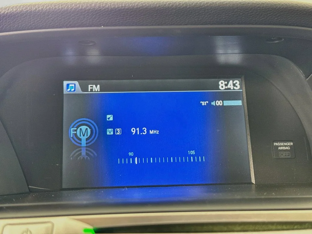 Used 2015 White Honda EX-L image 17
