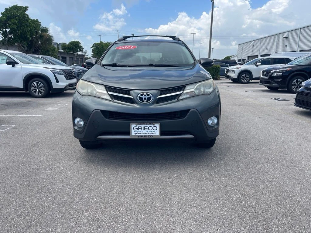 Used 2013 Gray Toyota XLE image 2