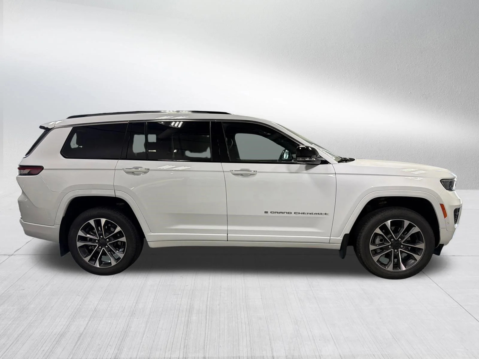 Used 2022 Bright White Clearcoat Jeep Overland image 8