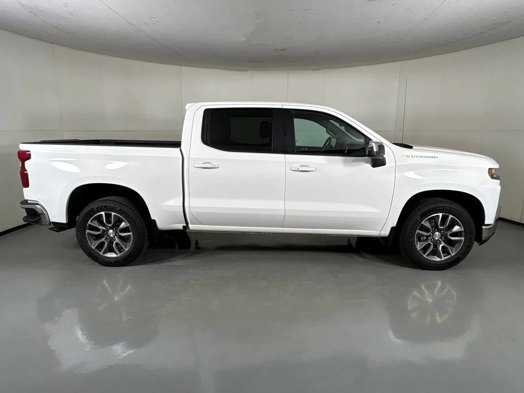 Certified Used 2020 SUMMIT WHITE Chevrolet LT image 11