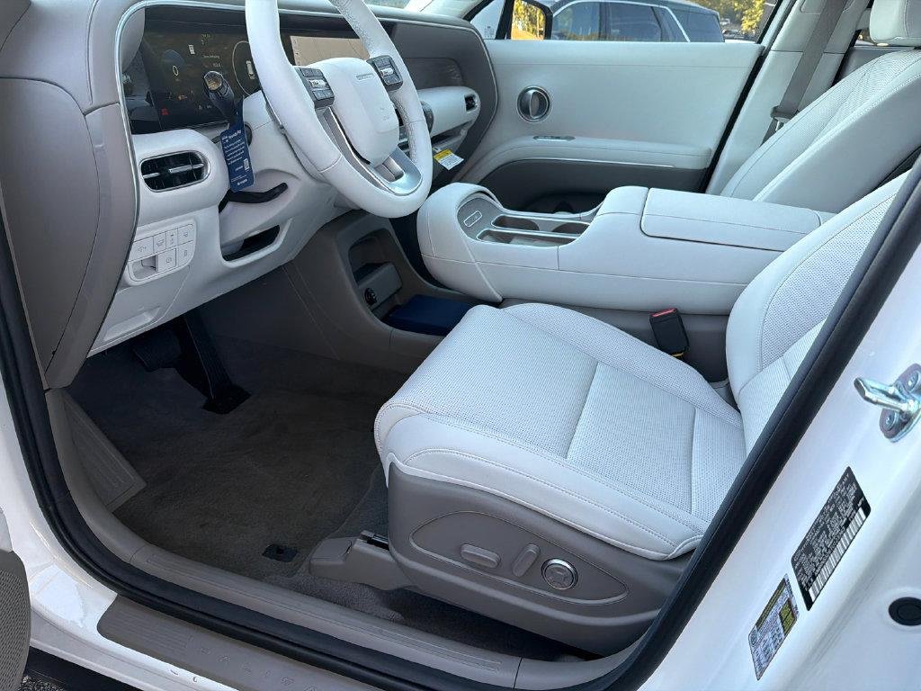New 2026 White Hyundai SEL Premium FWD image 9