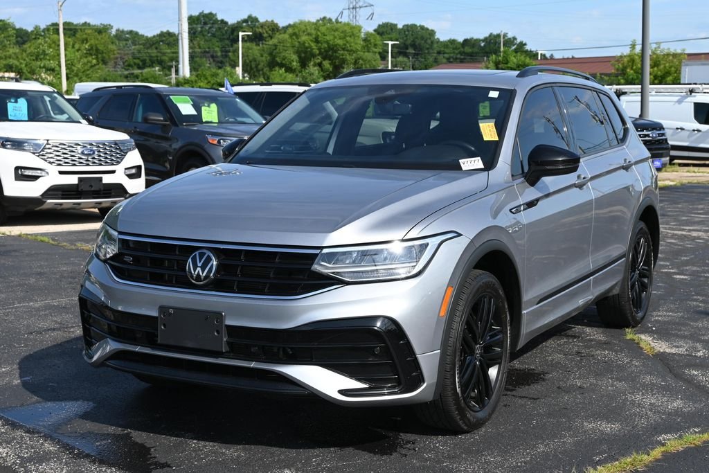 Certified Used 2022 Pyrite Silver Metallic Volkswagen 2.0T SE R-Line Black image 5
