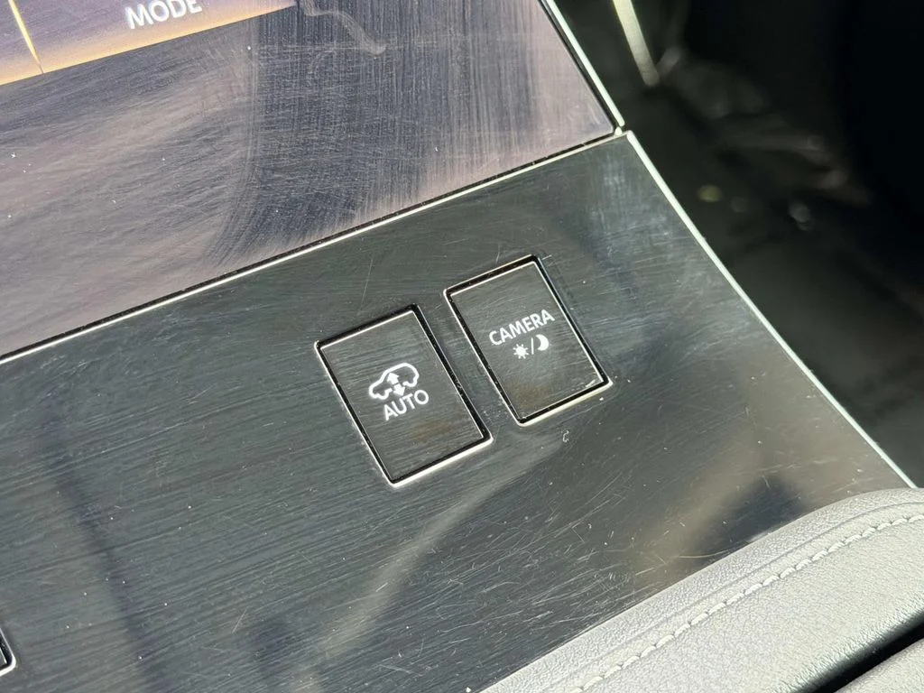 Used 2025 MINERAL BLACK INFINITI SENSORY image 17