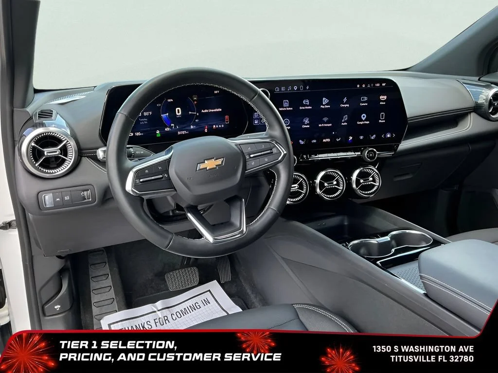 Used 2024 Summit White Chevrolet LT image 21