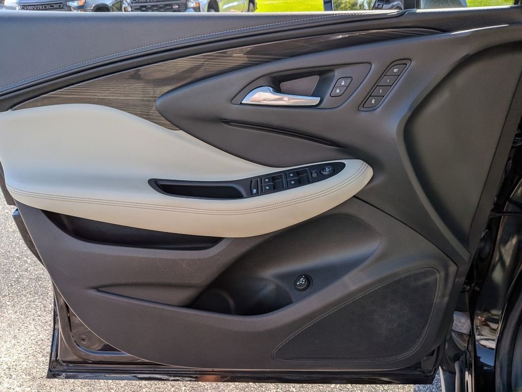 Used 2020 Black Buick Essence image 31