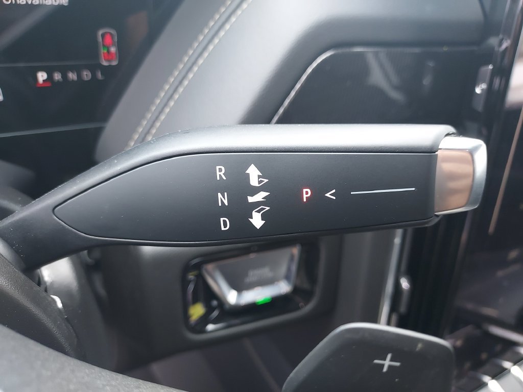 New 2026 Onyx Black GMC Elevation image 29