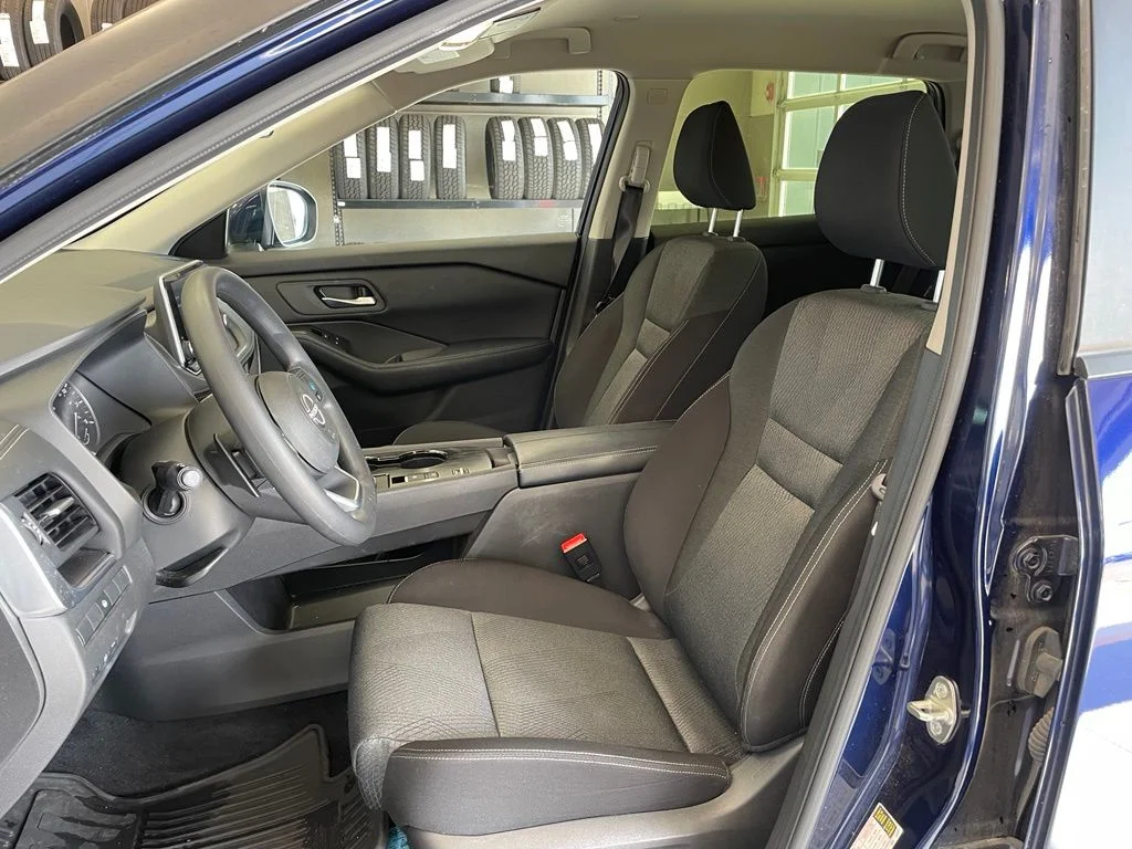 Used 2024 Blue Nissan SV image 10