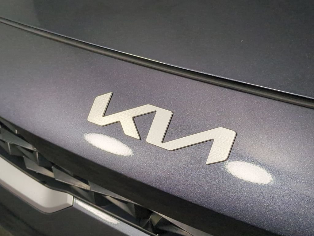 2023 Kia Forte LXS - Photo 13