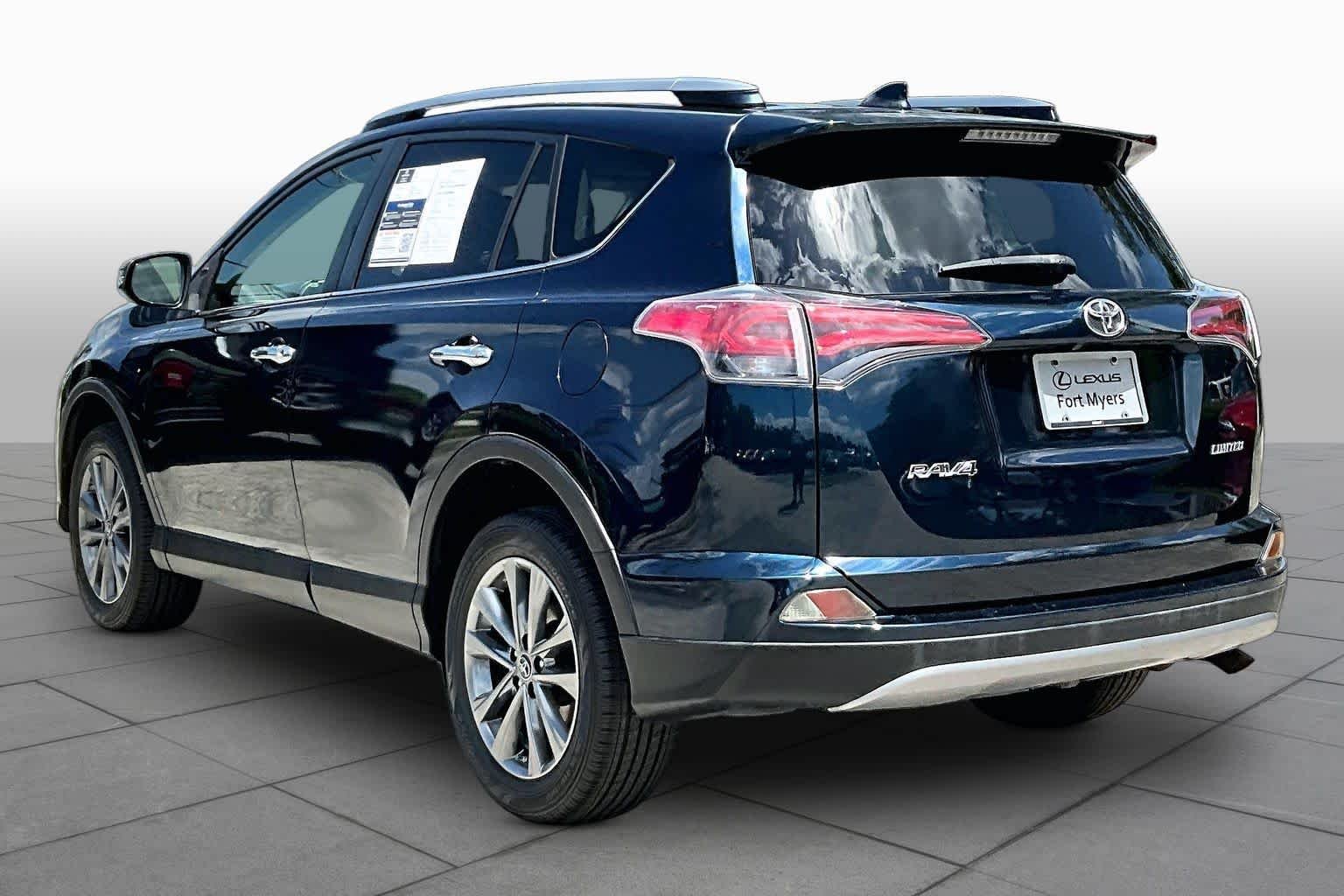 Used 2018 Galactic Aqua Mica Toyota Limited image 12
