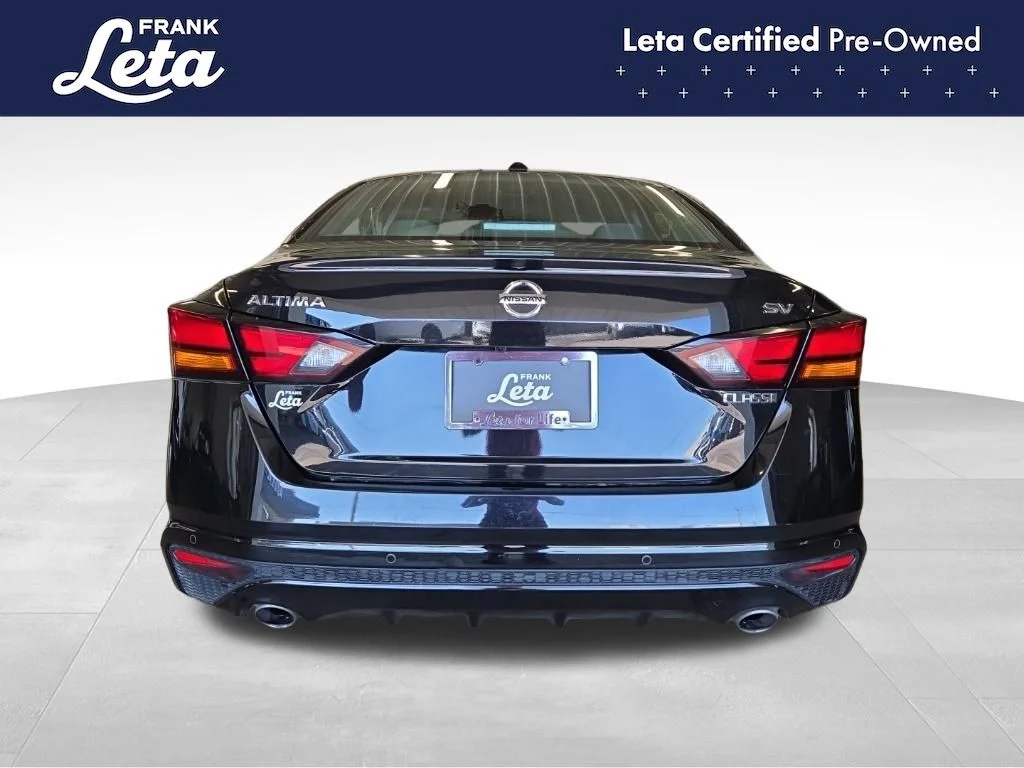Used 2022 Black Nissan 2.5 SV image 5