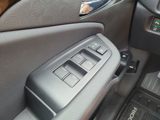 New 2026 Sonic Gray Pearl Honda Black Edition image 29