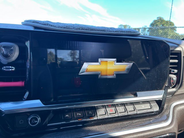 Used 2022 Black Chevrolet LTZ image 9