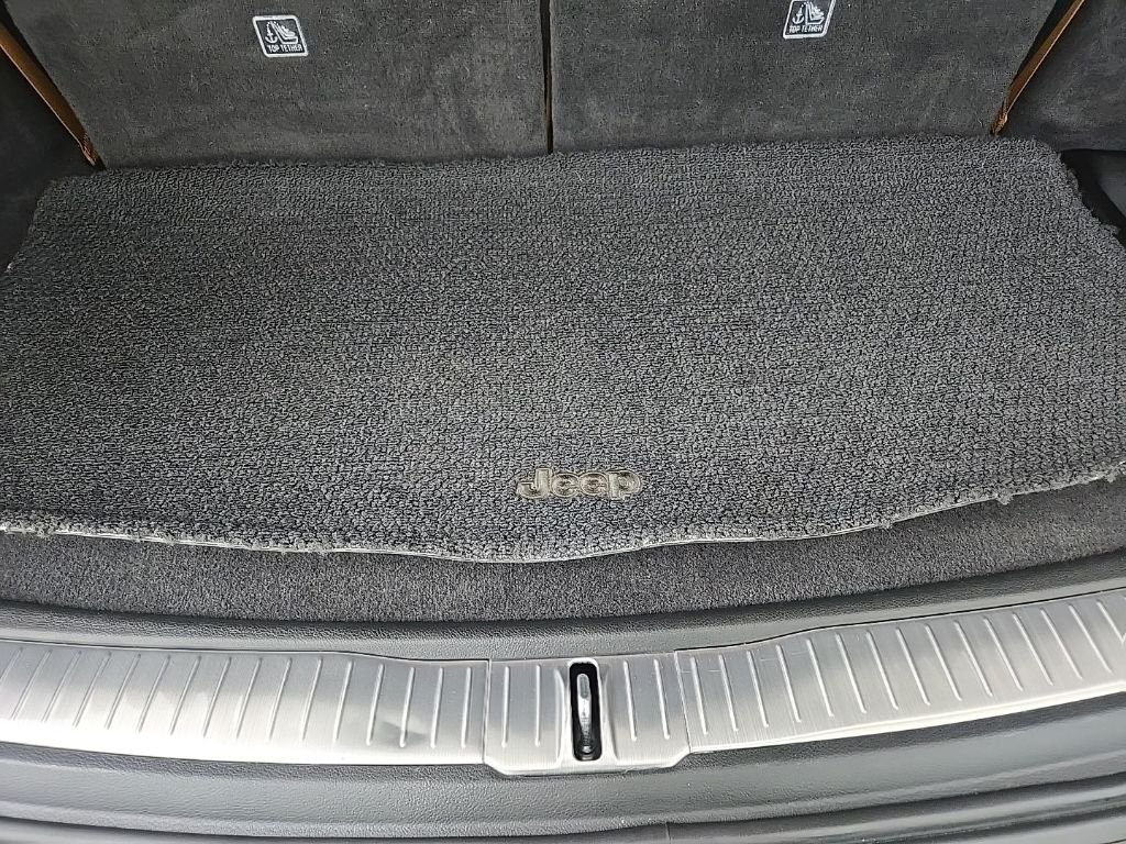 Used 2024 Black Jeep Summit image 114