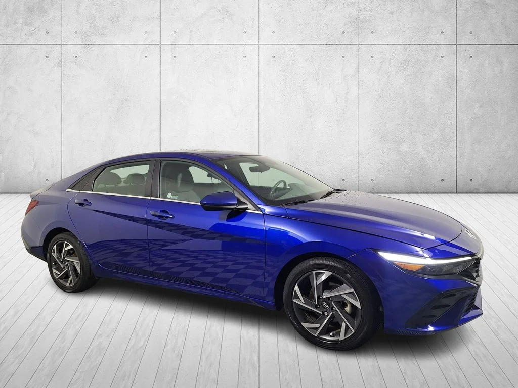 Used 2025 Intense Blue Hyundai SEL Convenience image 3