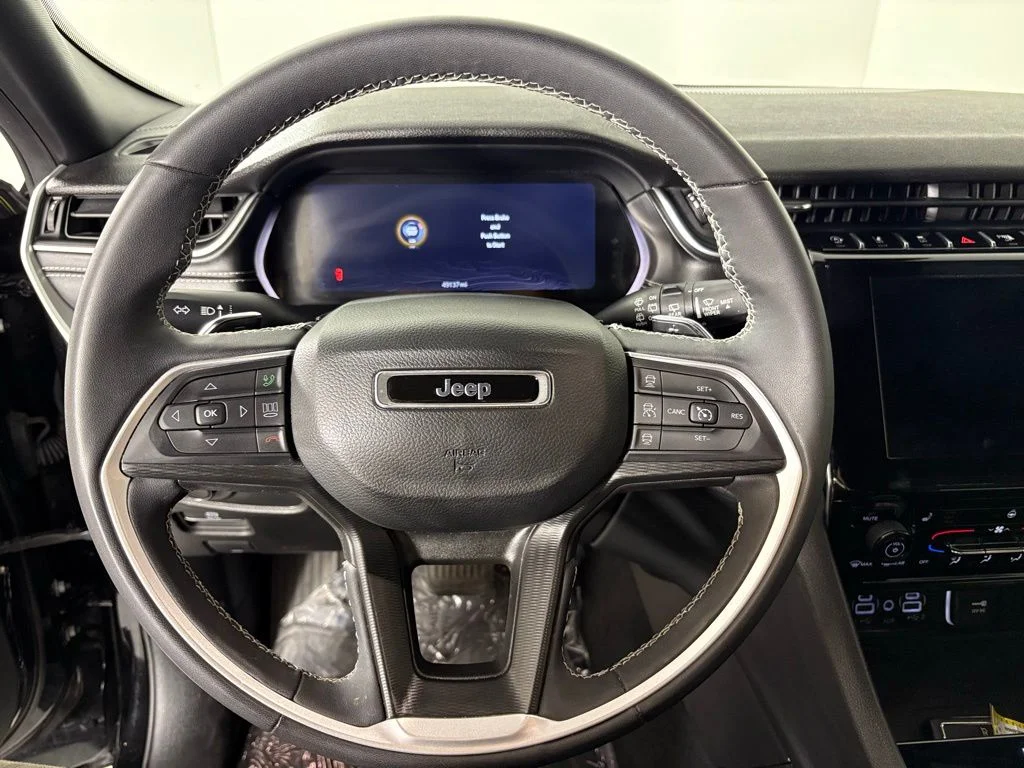 Used 2023 Black Jeep Altitude image 23