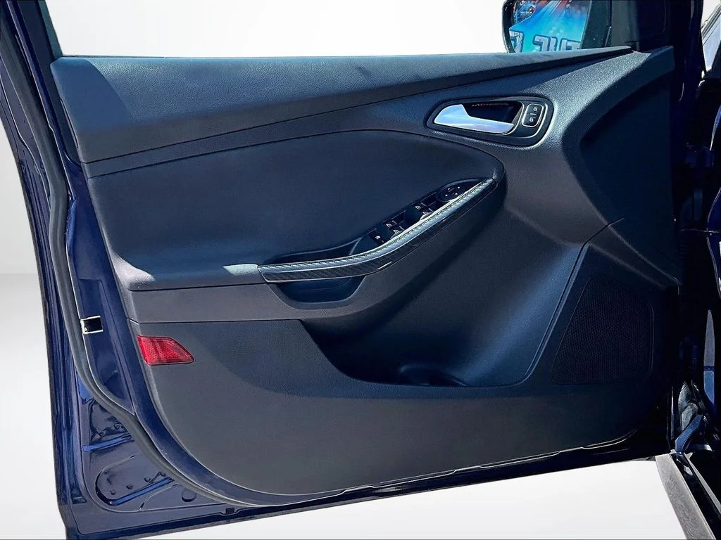 Used 2016 Blue Ford ST image 21