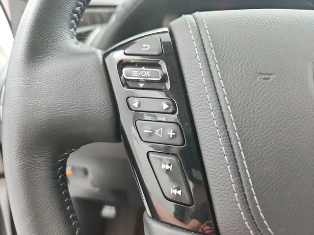 Used 2024 White Nissan Platinum image 24