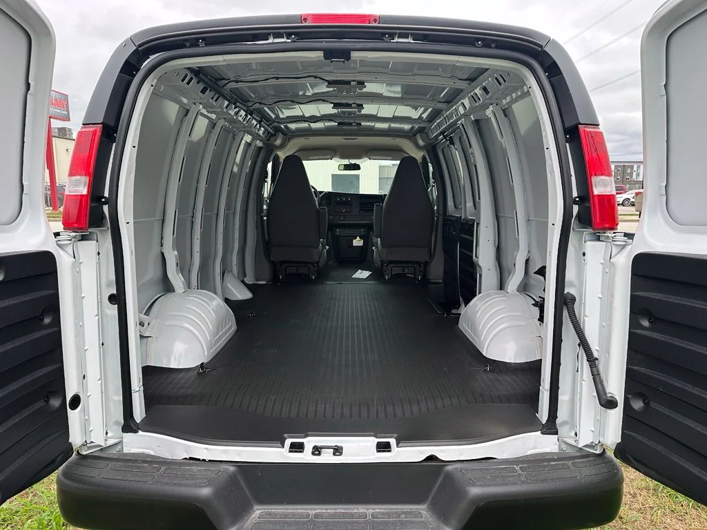2026 GMC Savana Cargo Work Van - Photo 17