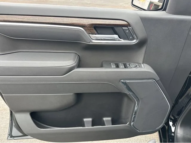 New 2026 Onyx Black GMC Elevation image 5