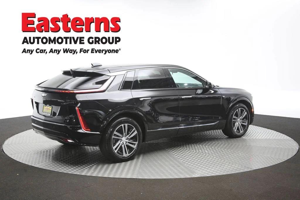 Used 2025 Black Cadillac Luxury image 43