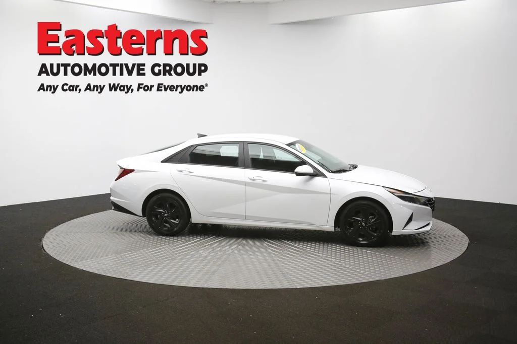 Used 2022 White Hyundai SEL image 45