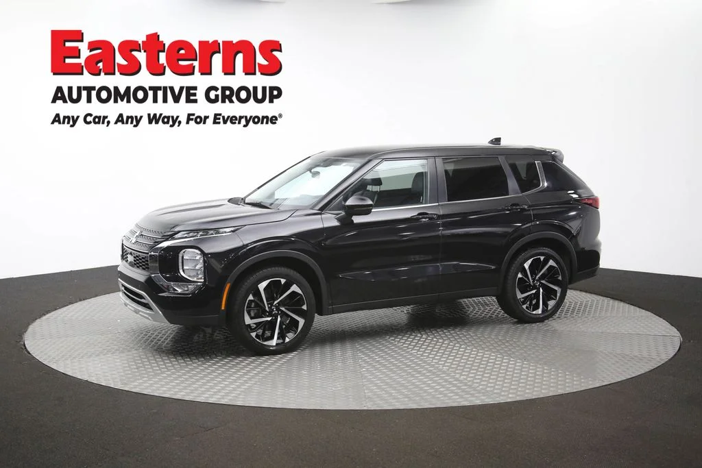 Used 2024 Black Mitsubishi SE image 57